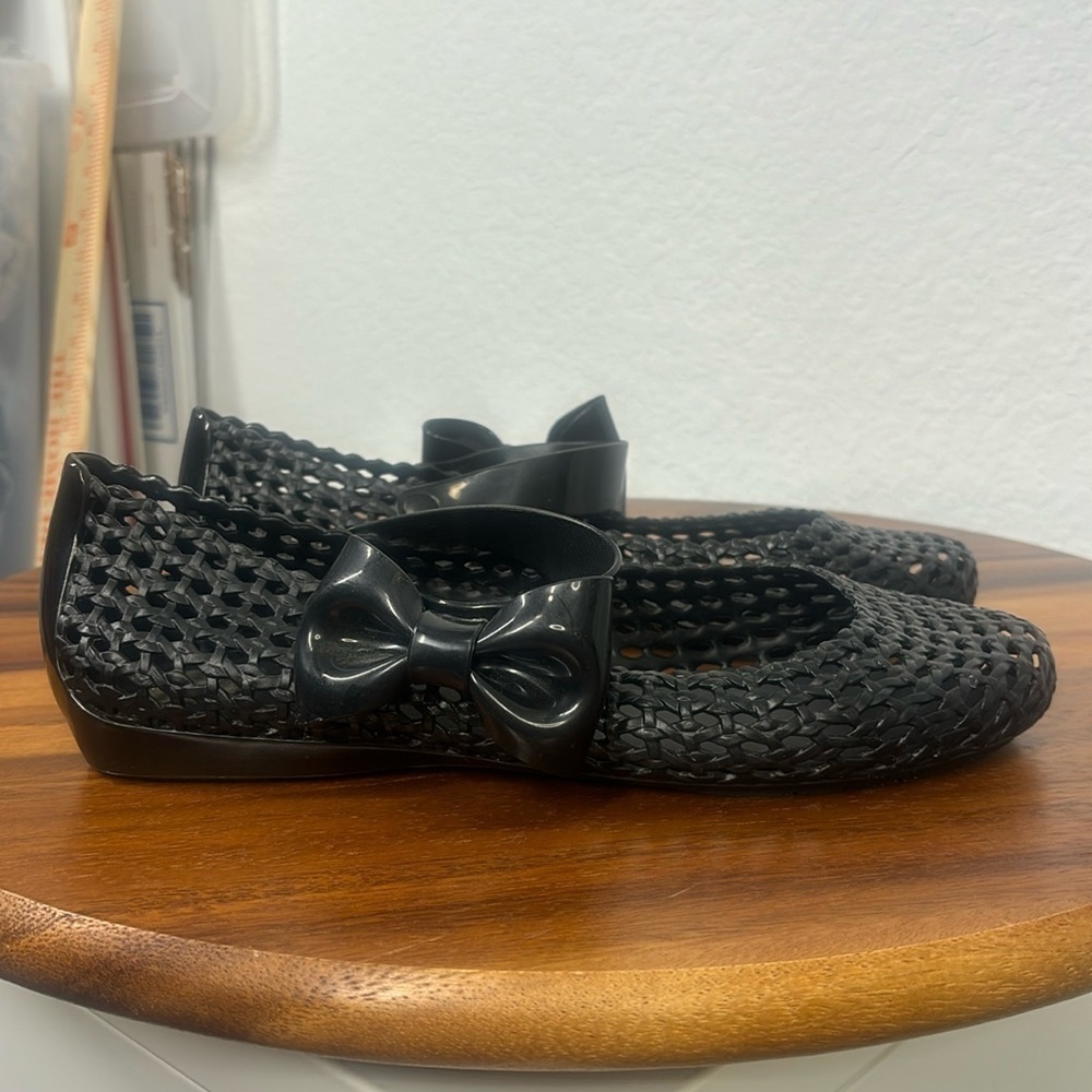 Mel by Melissa black rubber mary jane flats size 8